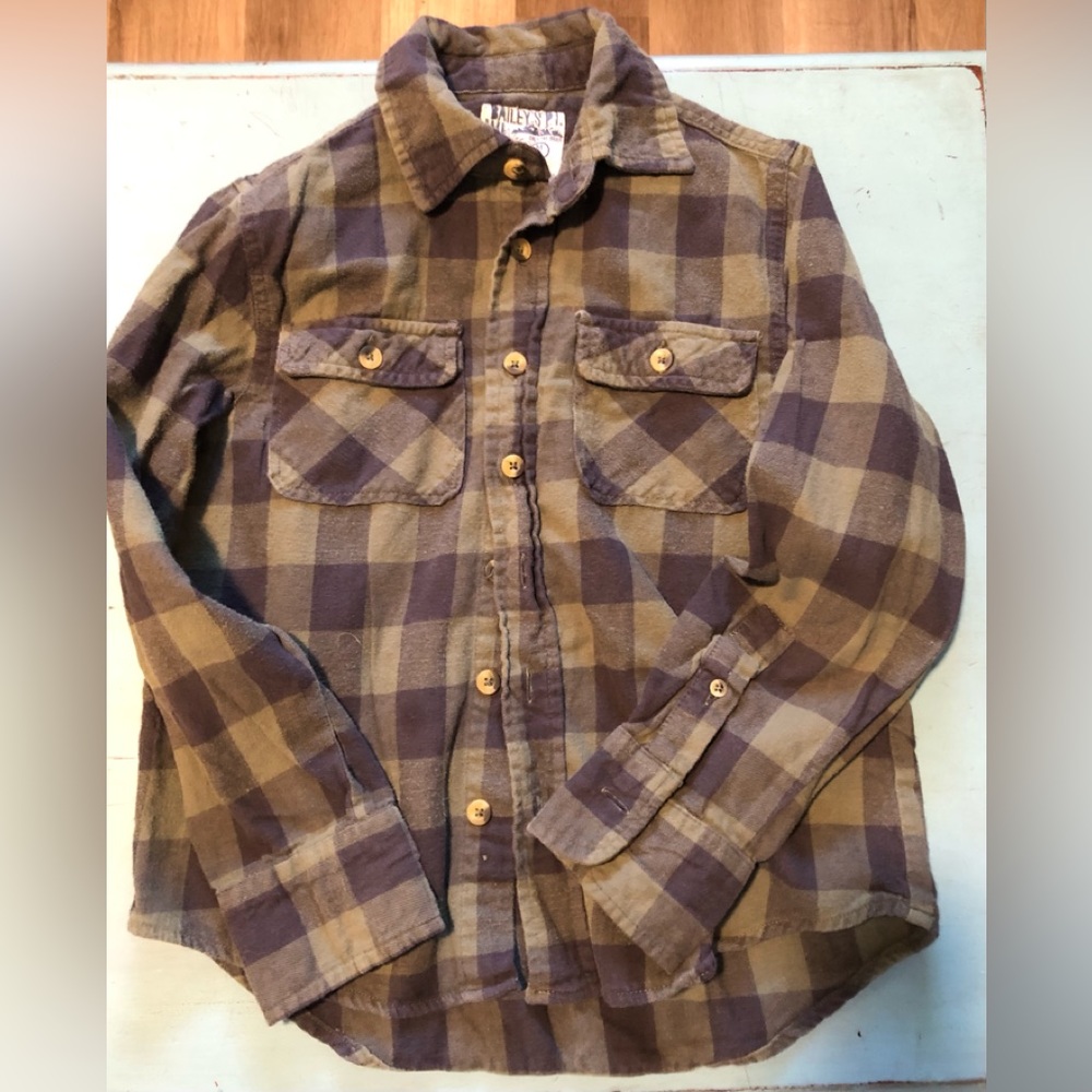 Baileys pt brand little boys flannel size 8, medium .